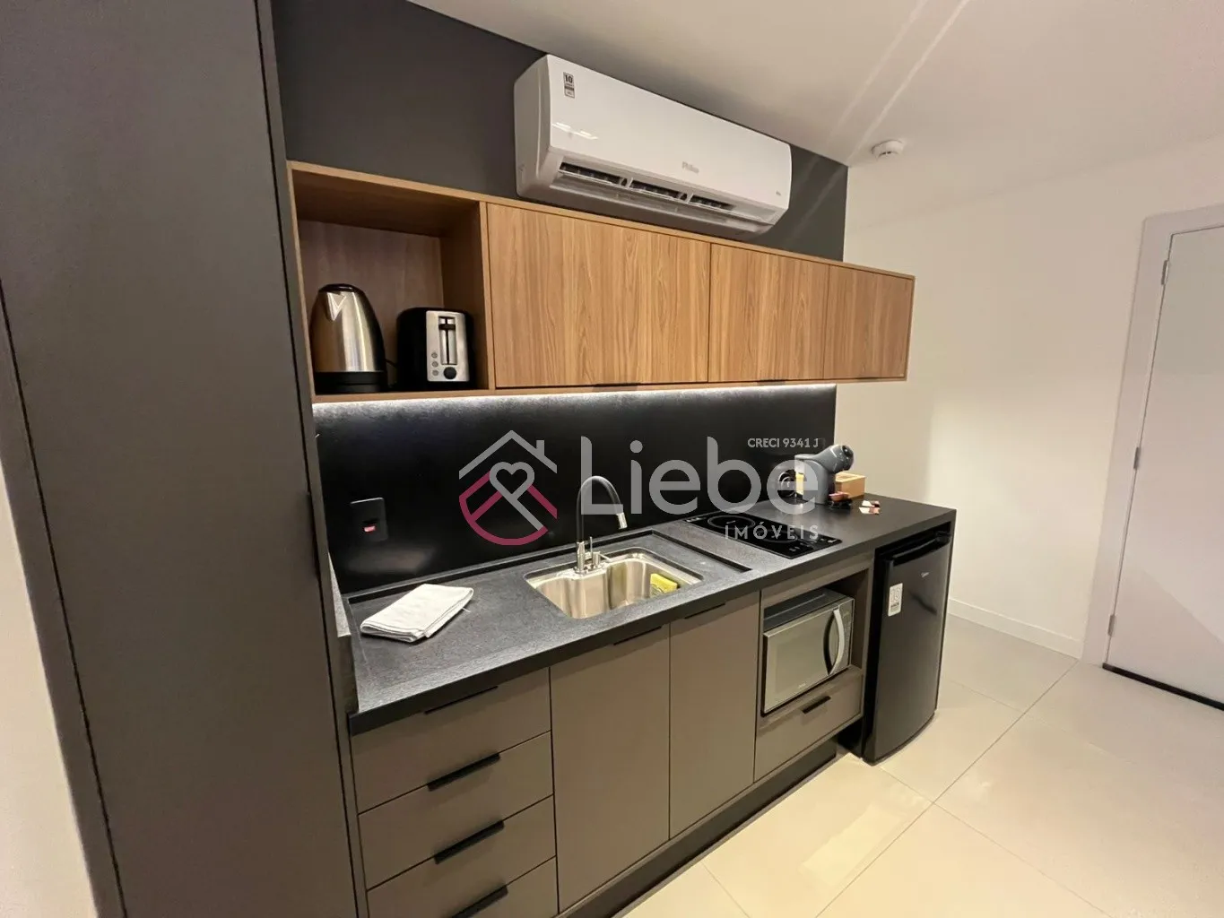 Lindo Flat MOBILIADO no Residencial Home Business no segundo pavimento com 32,37m de área privativa no centro da cidade de Pomerode. — foto 6