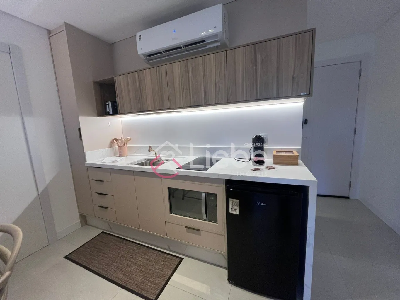 Lindo Flat MOBILIADO no Residencial Home Business no segundo pavimento com 32,37m de área privativa no centro da cidade de Pomerode. — foto 2