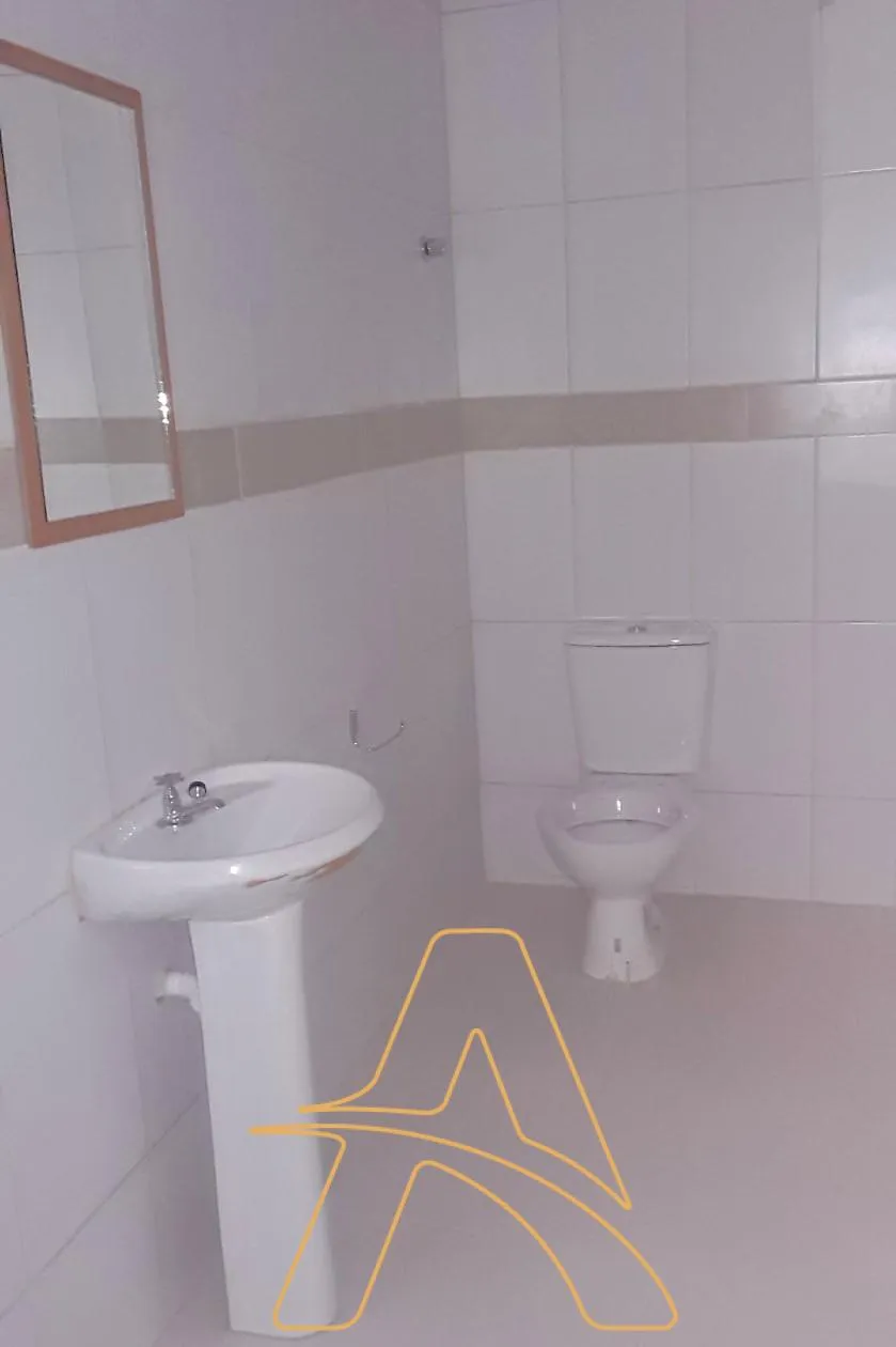 Sala Comercial com Estacionamento no Bairro Água Verde — foto 2