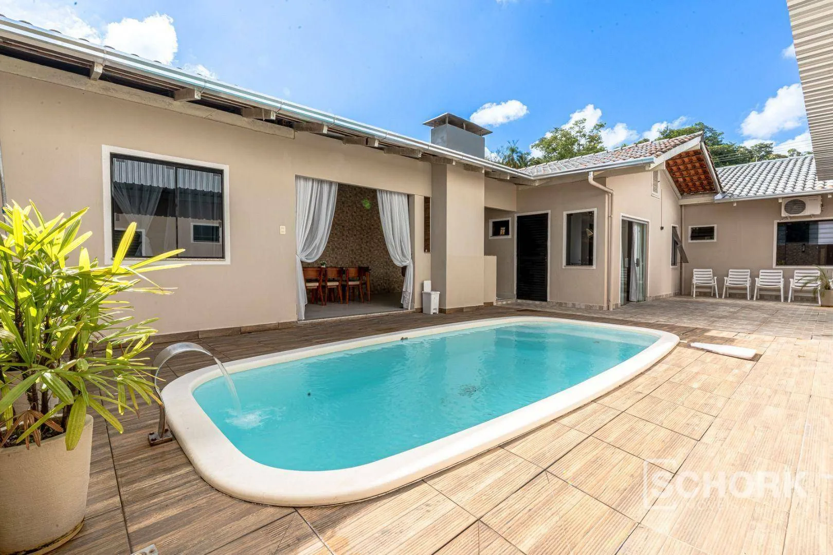 Casa com 4 dormitórios para alugar, 239 m por R$ 6.565,21/mês - Salto - Blumenau/SC - foto 1