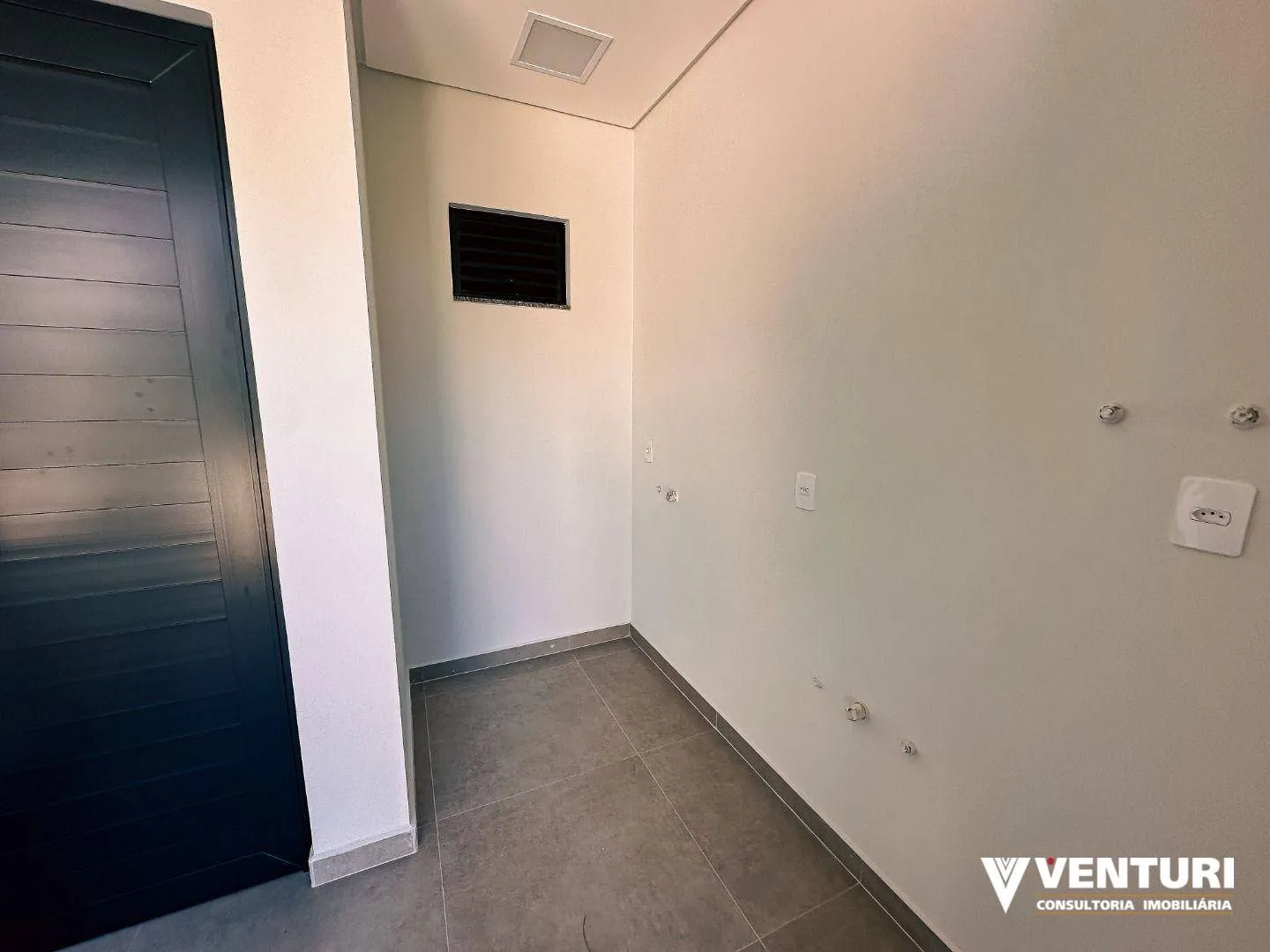 Casa com 2 dormitórios à venda, sendo 2 suítes com 97 m por R$ 650.000 - Água Verde - Blumenau/SC — foto 4