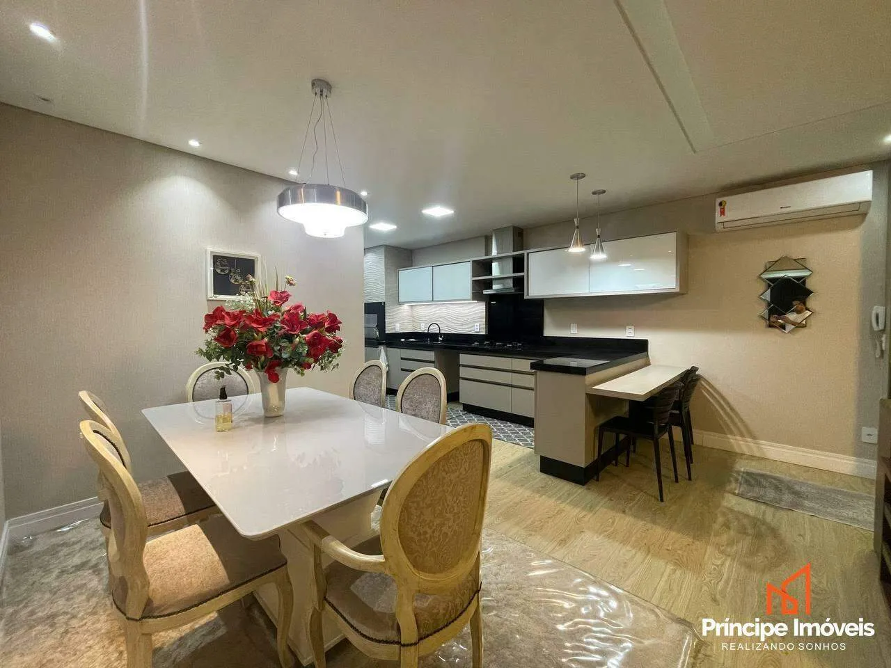 Apartamento com 3 quartos no Anita Garibaldi em Joinville - foto 1