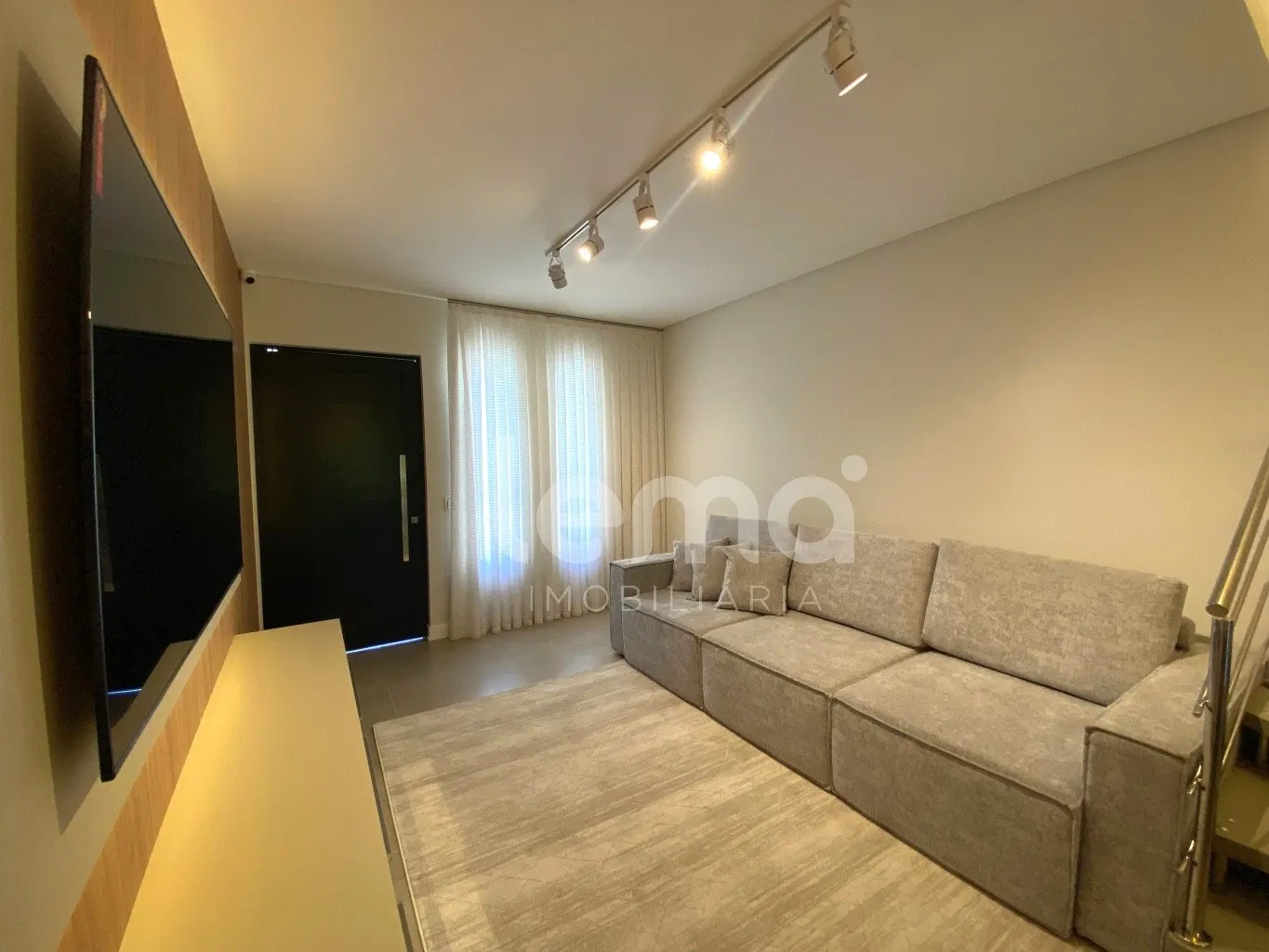 Sobrado mobiliado e equipado com 2 suítes, no bairro Água Verde, em Blumenau. — foto 3