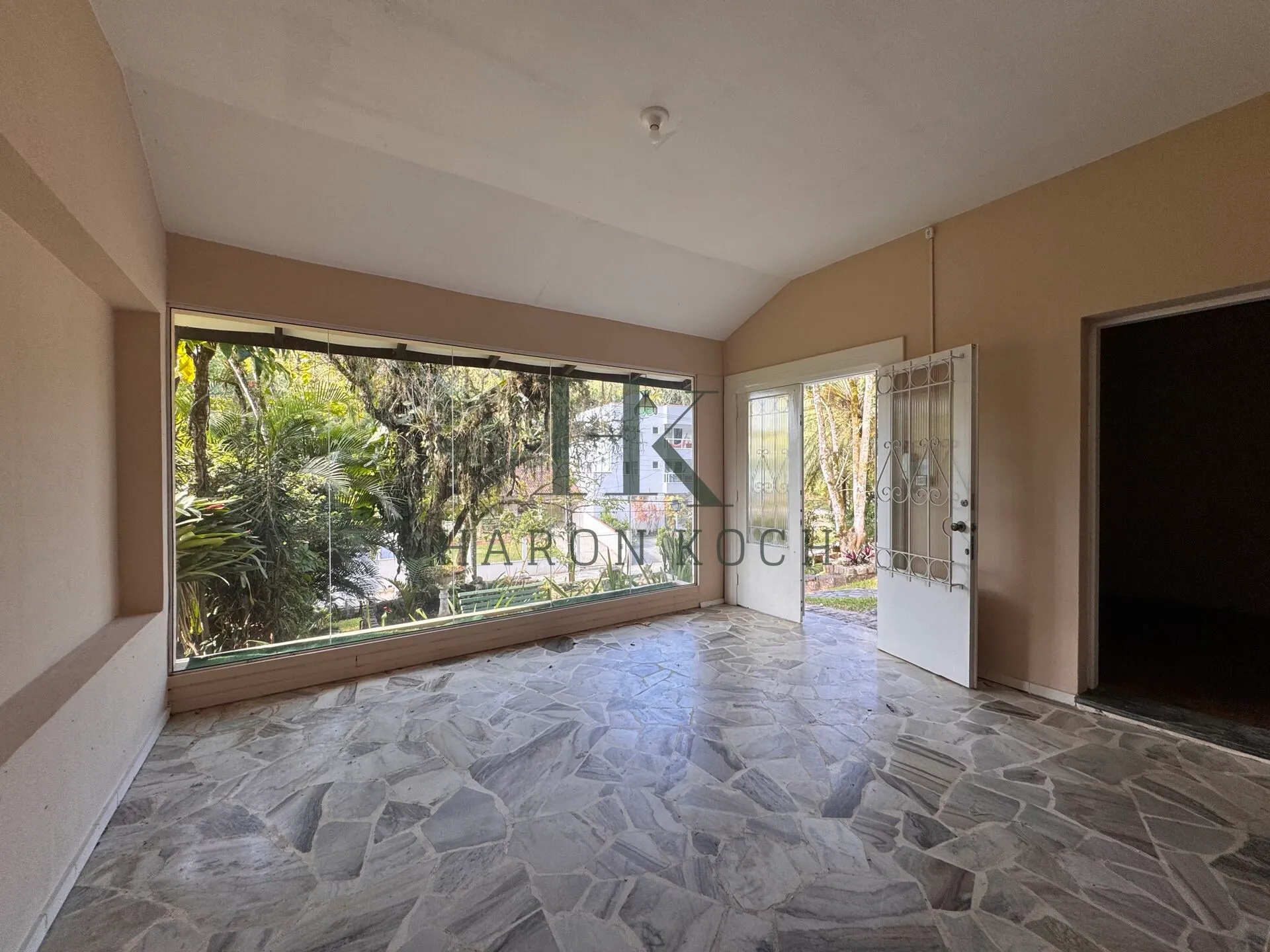 Casa Térrea | 5 Quartos | Próximo ao Centro — foto 5