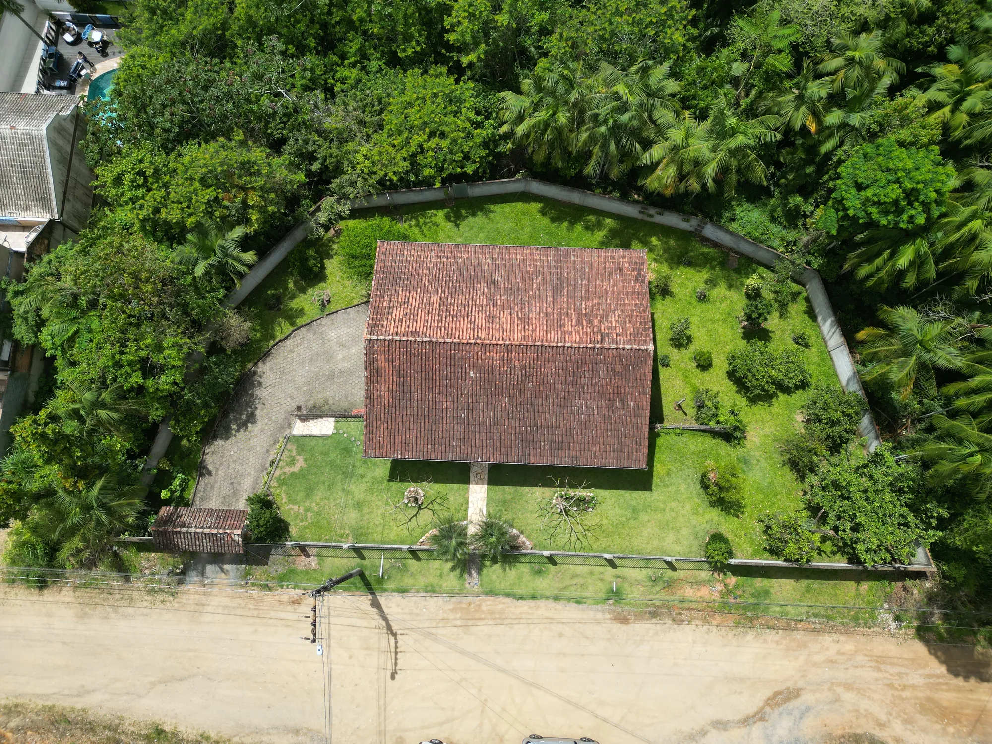 Casa AVERBADA em Blumenau, amplo terreno e próximo de tudo. — foto 3