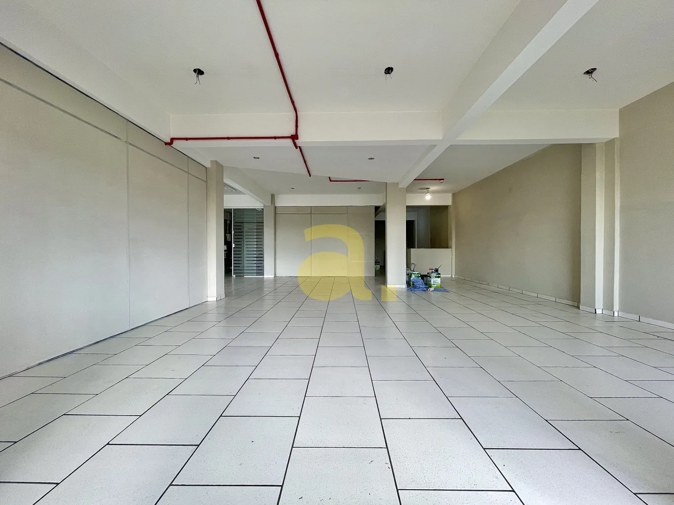 SALA COMERCIAL BAIRRO AGUA VERDE - 300m — foto 2