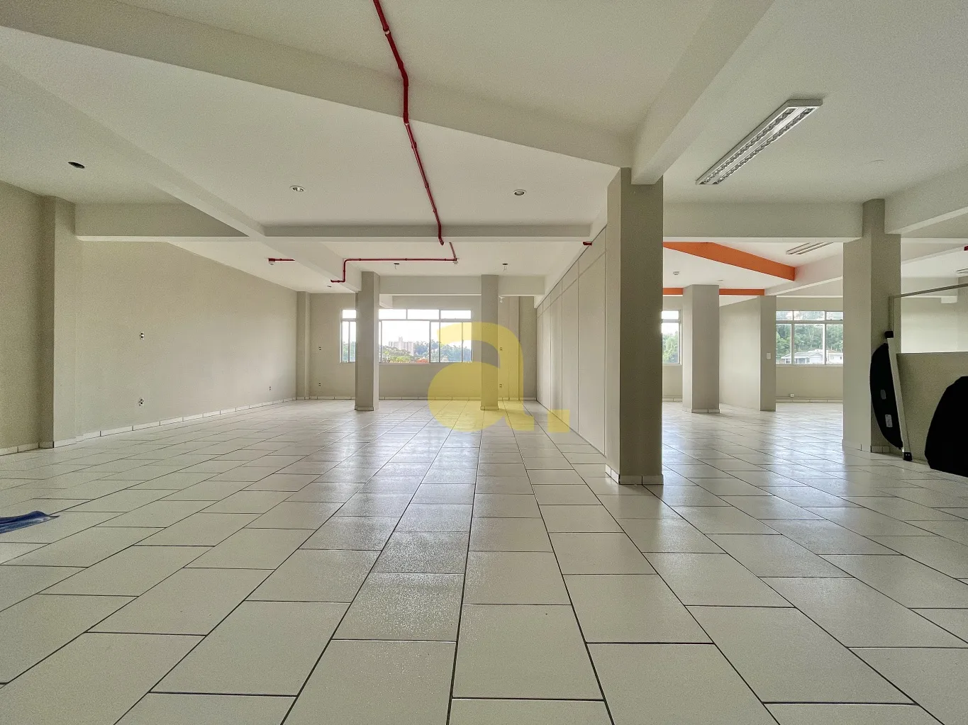 SALA COMERCIAL BAIRRO AGUA VERDE - 300m — foto 6