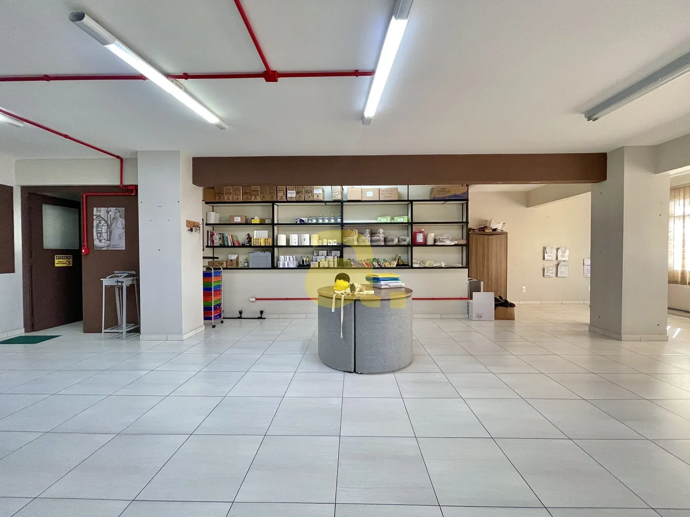 SALA COMERCIAL BAIRRO AGUA VERDE - 100m — foto 2