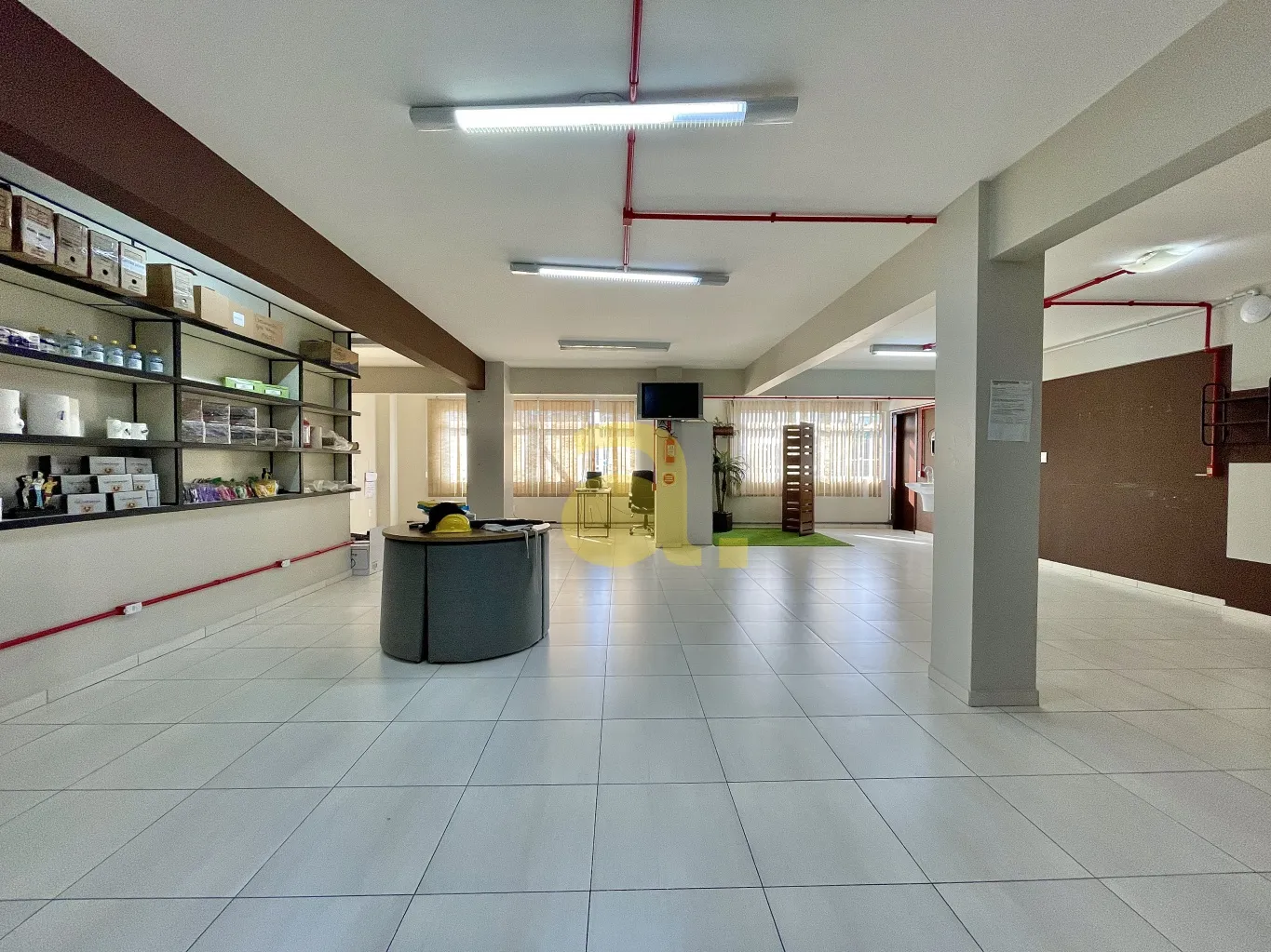 SALA COMERCIAL BAIRRO AGUA VERDE - 100m — foto 4