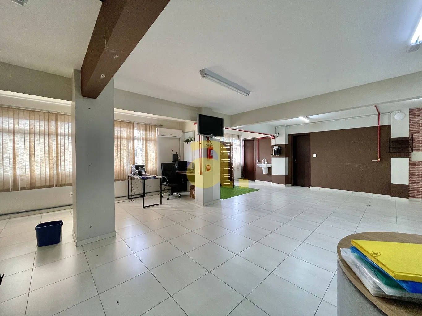 SALA COMERCIAL BAIRRO AGUA VERDE - 100m — foto 5