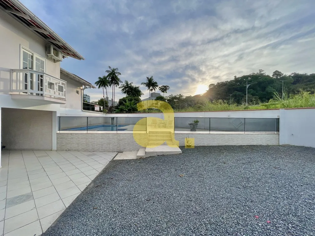 EXCELENTE CASA EM AMPLO TERRENO - BAIRRO VELHA, BLUMENAU — foto 3