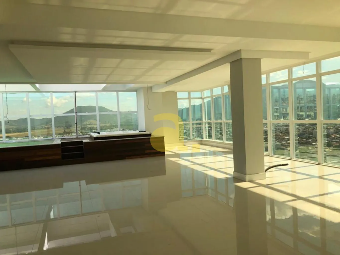 COBERTURA DUPLEX MOBILIADA COM 5 SUITES NO PARAÍSO DE MEIA PRAIA - ITAPEMA SC — foto 4