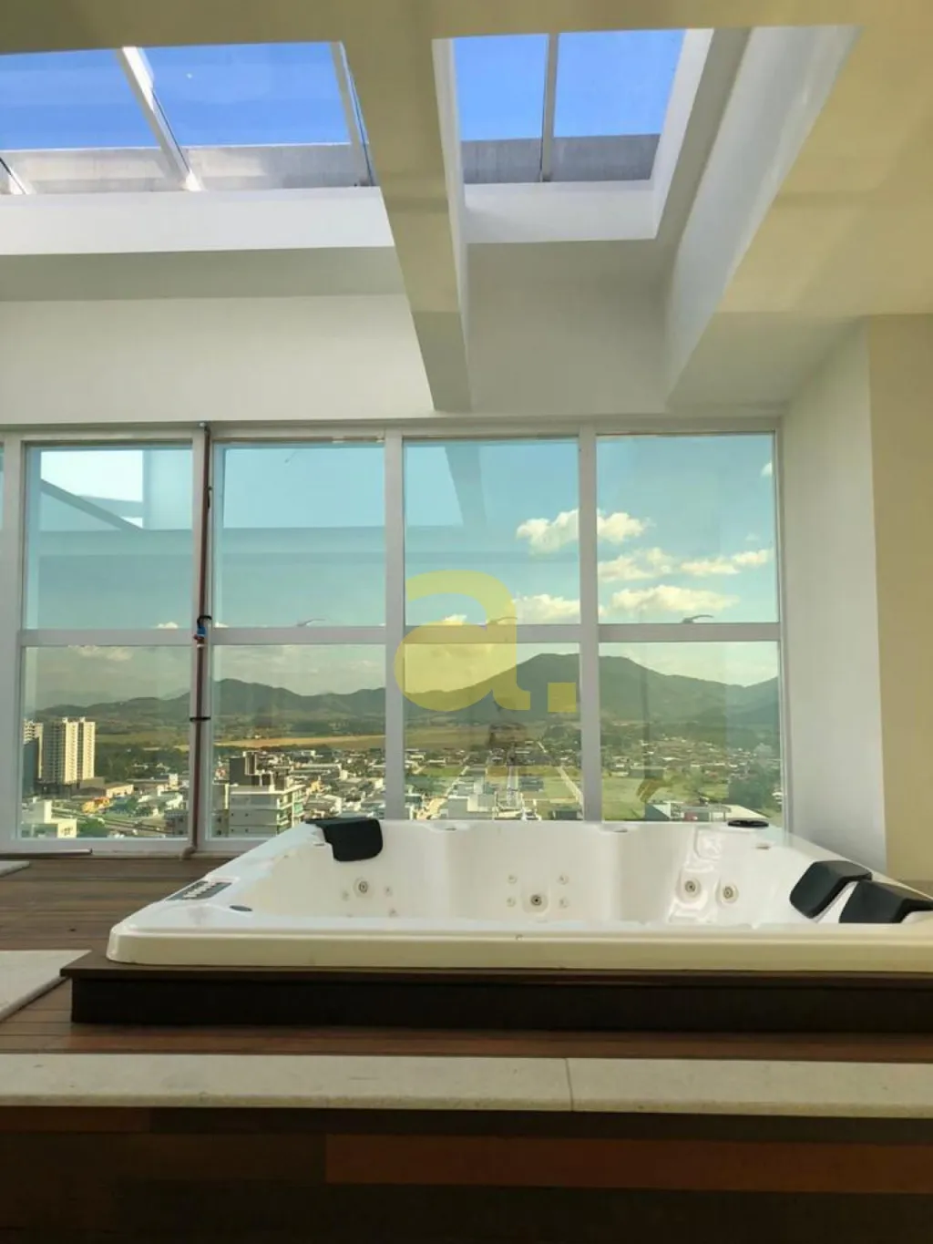 COBERTURA DUPLEX MOBILIADA COM 5 SUITES NO PARAÍSO DE MEIA PRAIA - ITAPEMA SC — foto 7