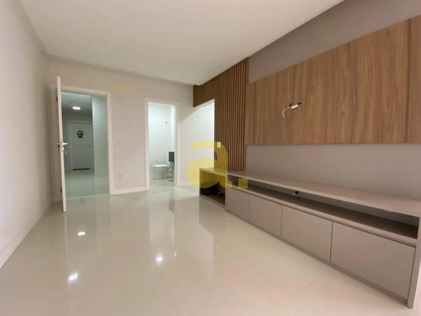 ESPETACULAR APARTAMENTO SEMI-MOBILIADO COM 3 SUITES A 200 METROS DO MAR EM MEIA PRAIA - ITAPEMA SC — foto 3