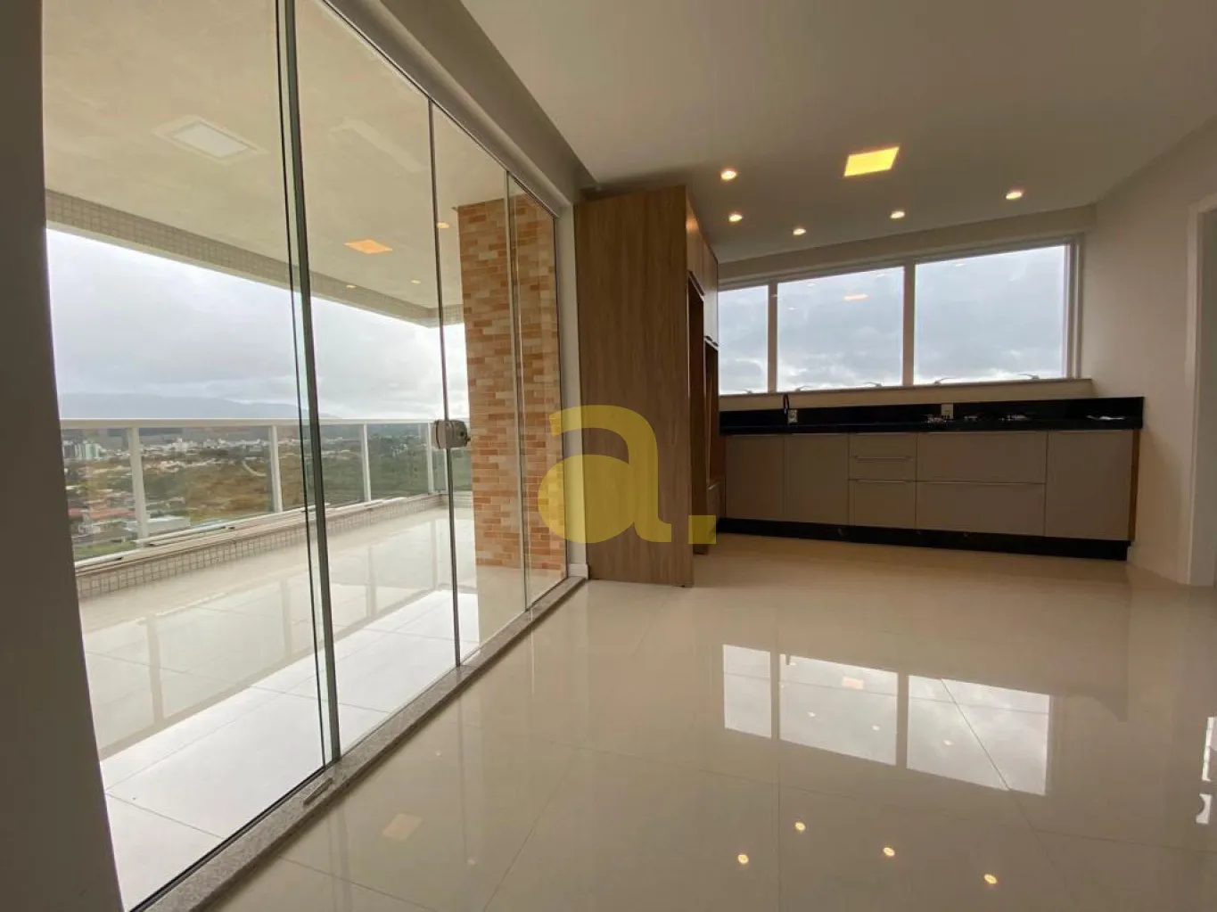 ESPETACULAR APARTAMENTO SEMI-MOBILIADO COM 3 SUITES A 200 METROS DO MAR EM MEIA PRAIA - ITAPEMA SC — foto 6