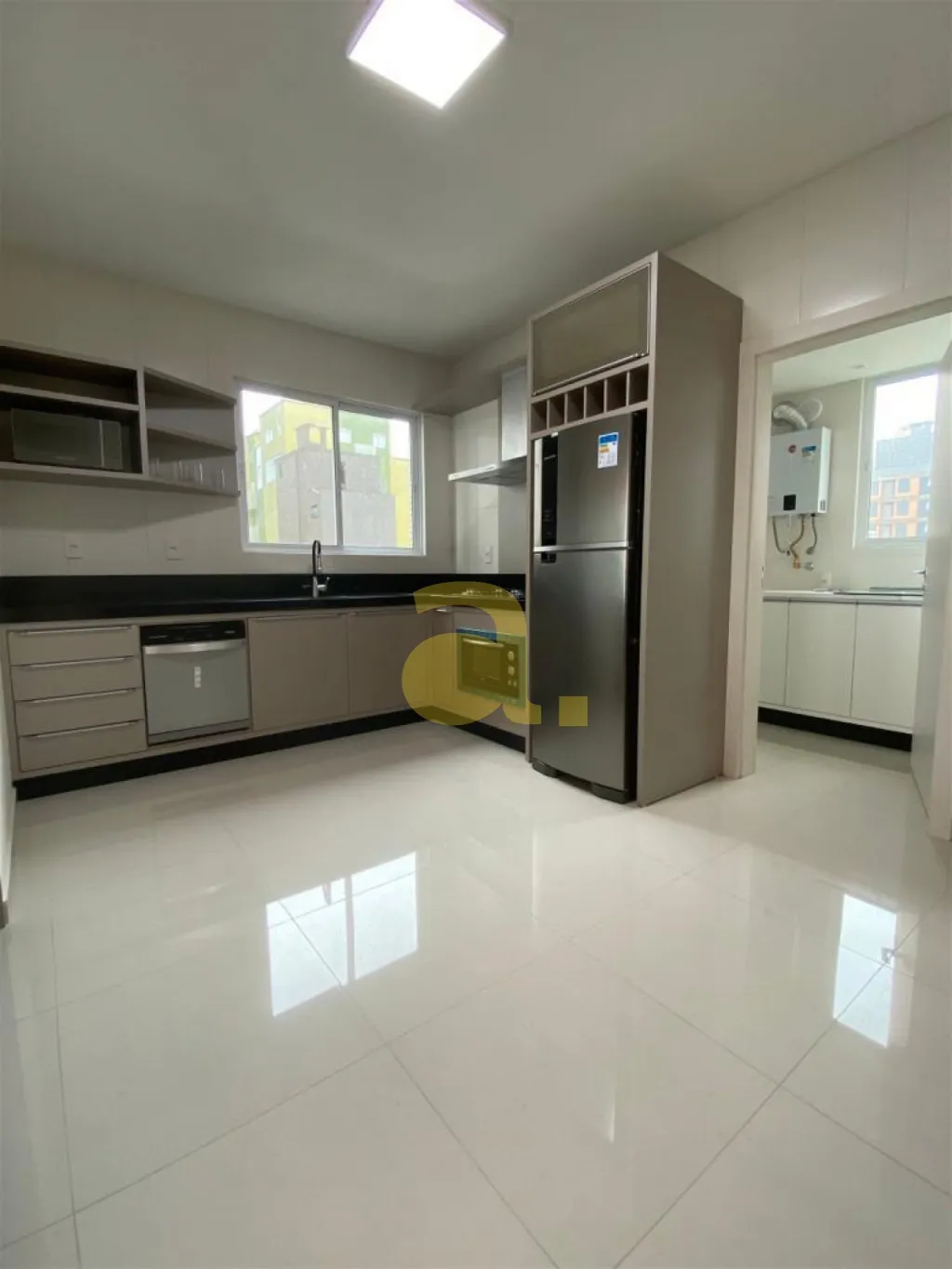 Sofisticação e Conforto Mobiliado à Beira-Mar: Apartamento 4 dormitórios a 140 metros do mar de Meia Praia Itapema — foto 6