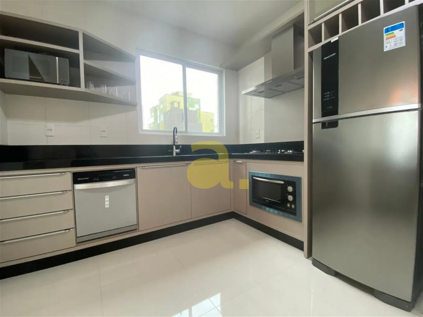 Sofisticação e Conforto Mobiliado à Beira-Mar: Apartamento 4 dormitórios a 140 metros do mar de Meia Praia Itapema — foto 7