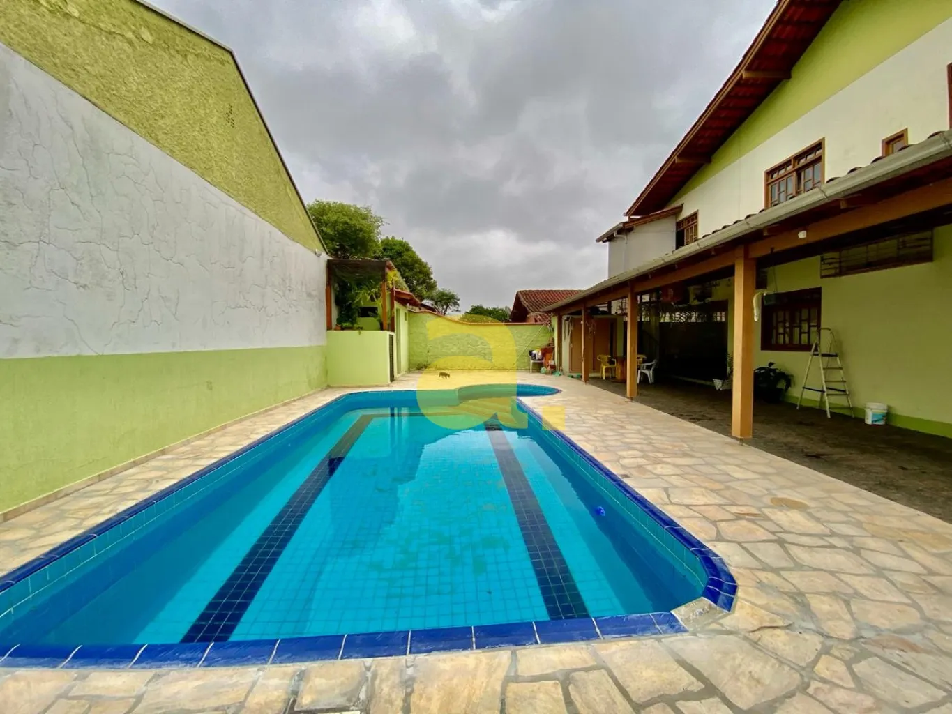 Casa com Piscina no Bairro Tribess — foto 3