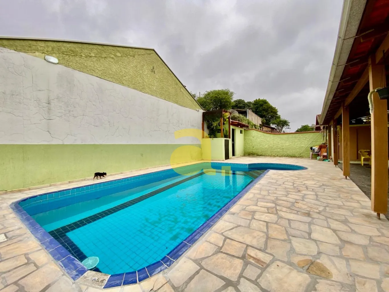 Casa com Piscina no Bairro Tribess — foto 4