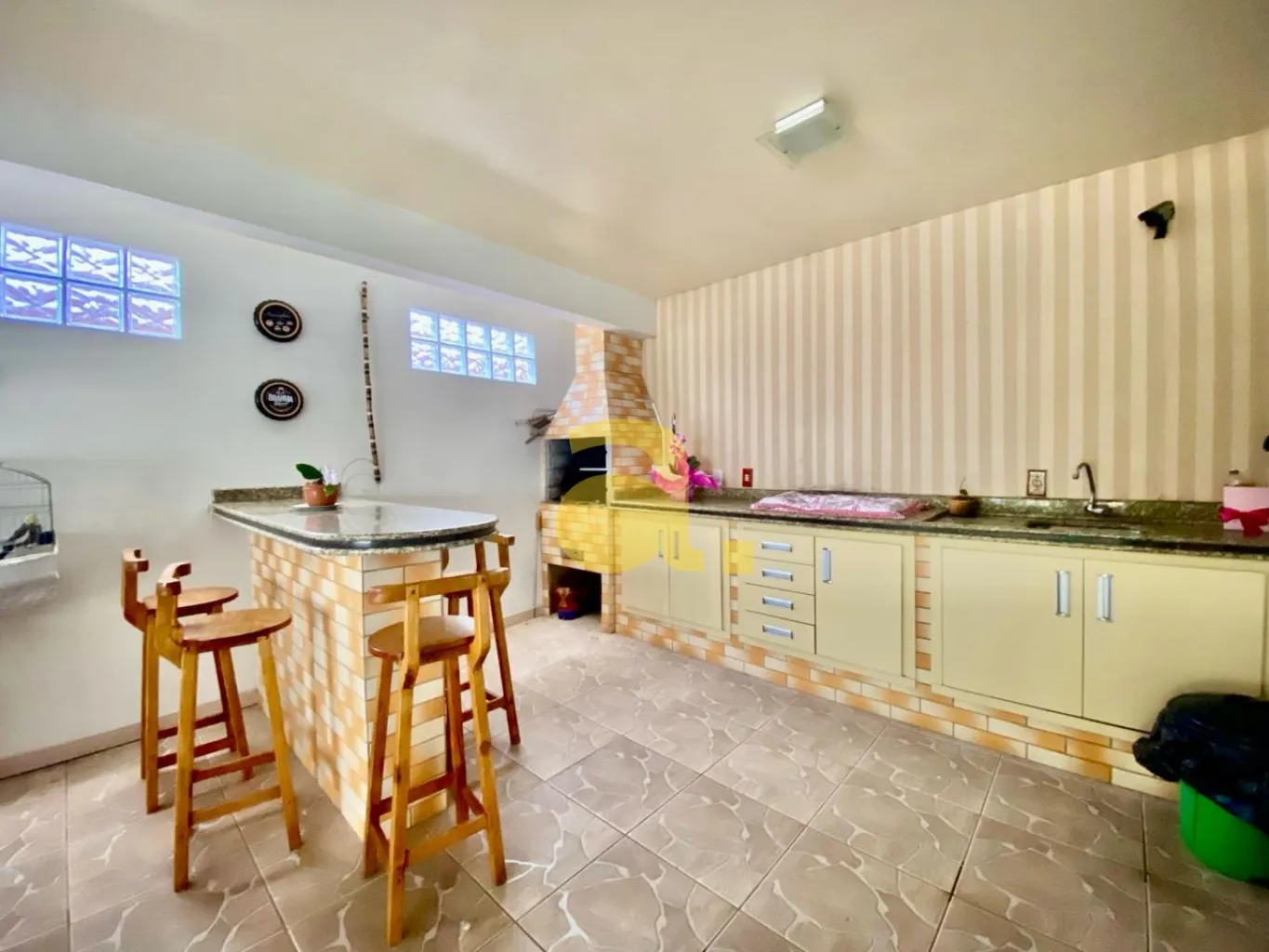 Casa com Piscina no Bairro Tribess — foto 6