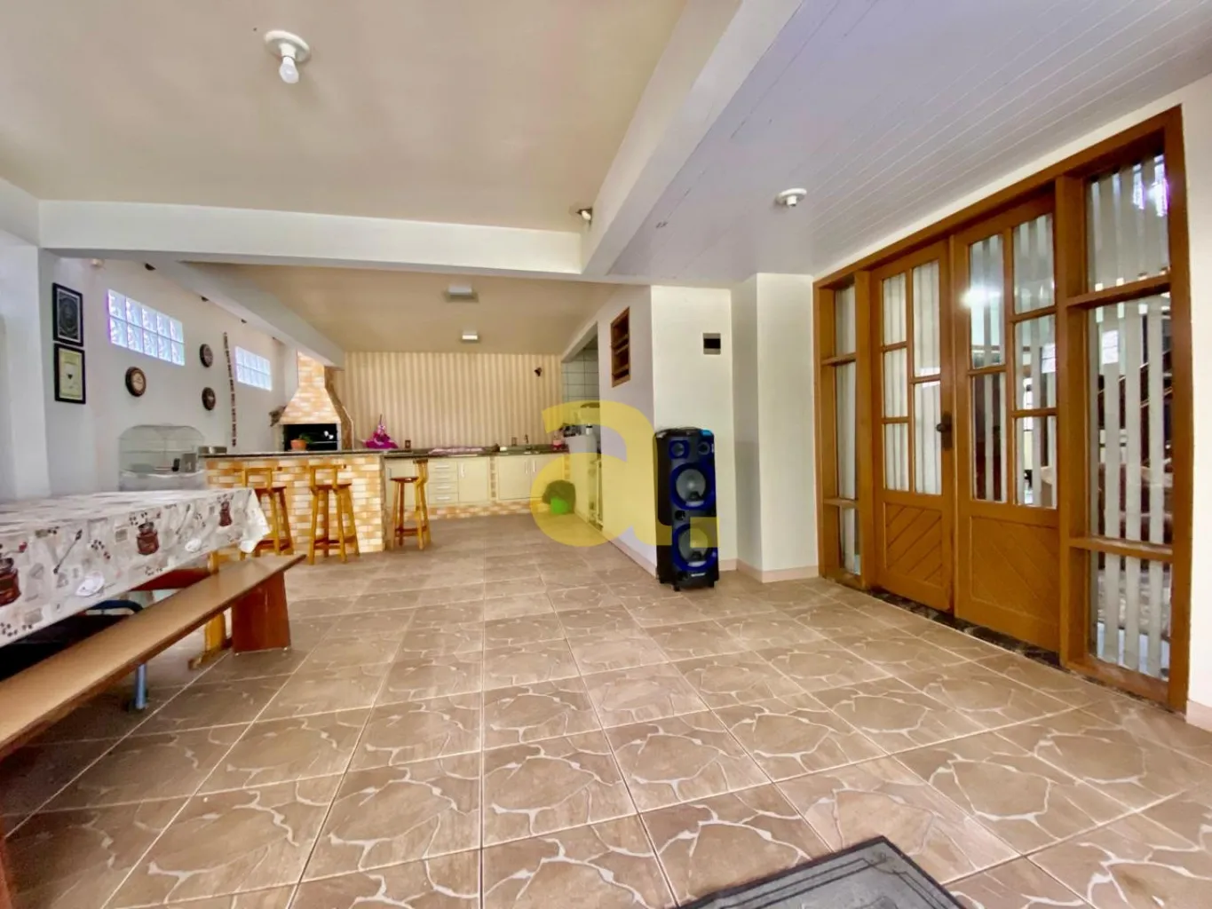 Casa com Piscina no Bairro Tribess — foto 7