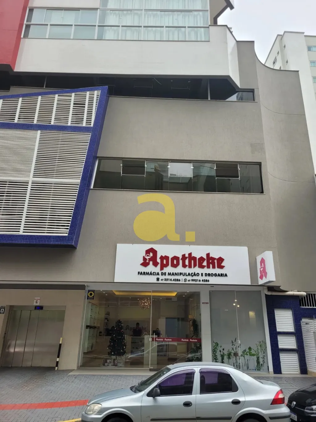 EXCELENTE LOCALIZAÇÃO SALA COMERCIAL QUADRA MAR EM ITAPEMA - MEIA PRAIA. - foto 1