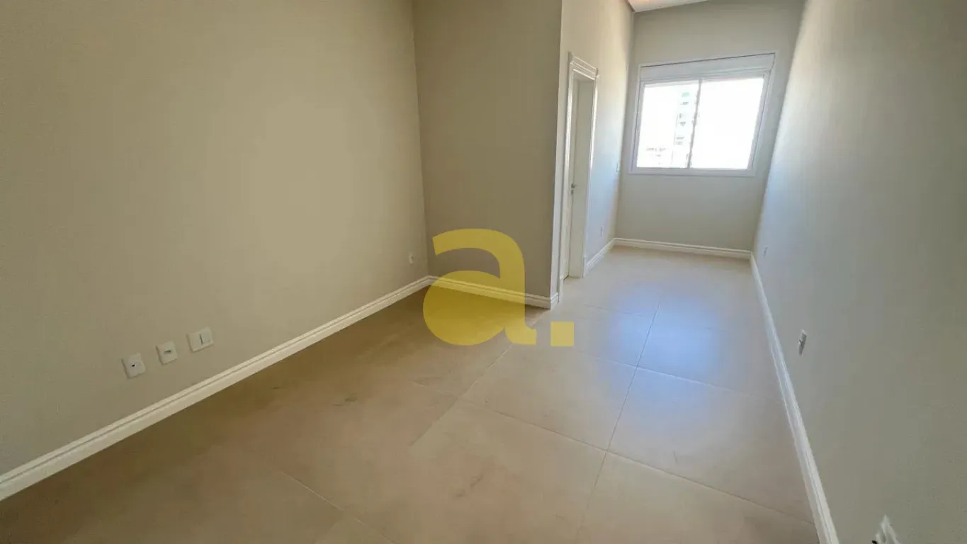 ÓTIMO APARTAMENTO FRENTE MAR COM 4 SUÍTES E SACADA EM ITAPEMA MEIA PRAIA!! — foto 6