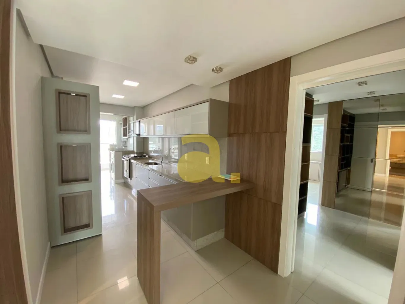 APARTAMENTO ESPAÇOSO COM MÓVEIS PLANEJADOS BAIRRO PIONEIROS - BALNEÁRIO CAMBORIÚ!! — foto 3
