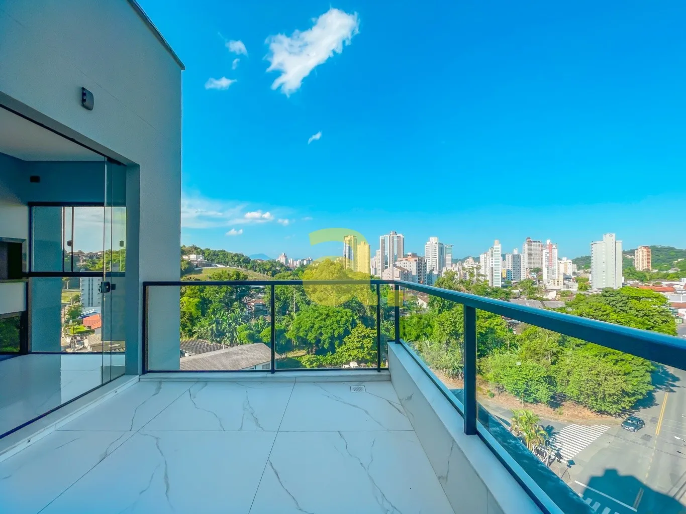 Cobertura plana com 3 suítes | EM BLUMENAU BAIRRO VELHA - foto 1