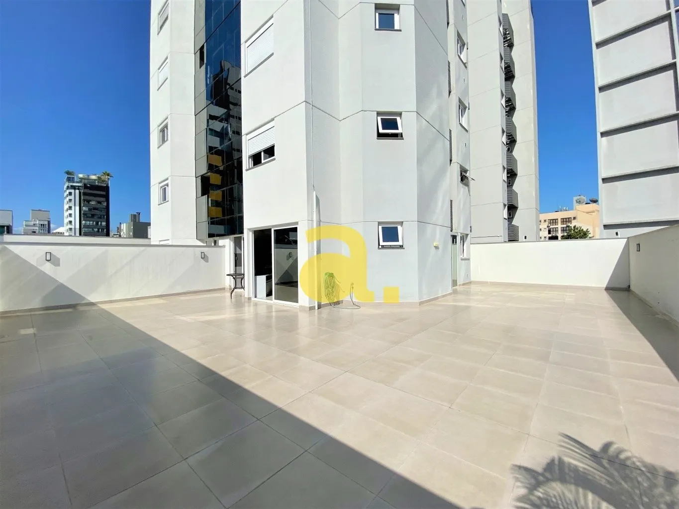 Apartamento duplex mobiliado, na Rua Nereu Ramos em Blumenau. — foto 4