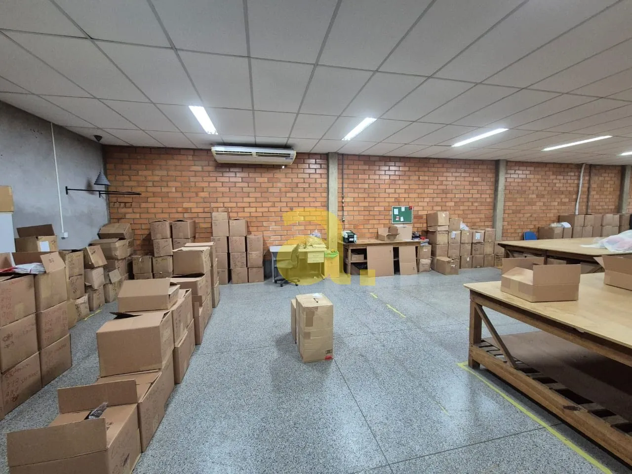 GALPÃO PARA ALUGAR NO BAIRRO AGUA VERDE COM 800m - foto 1