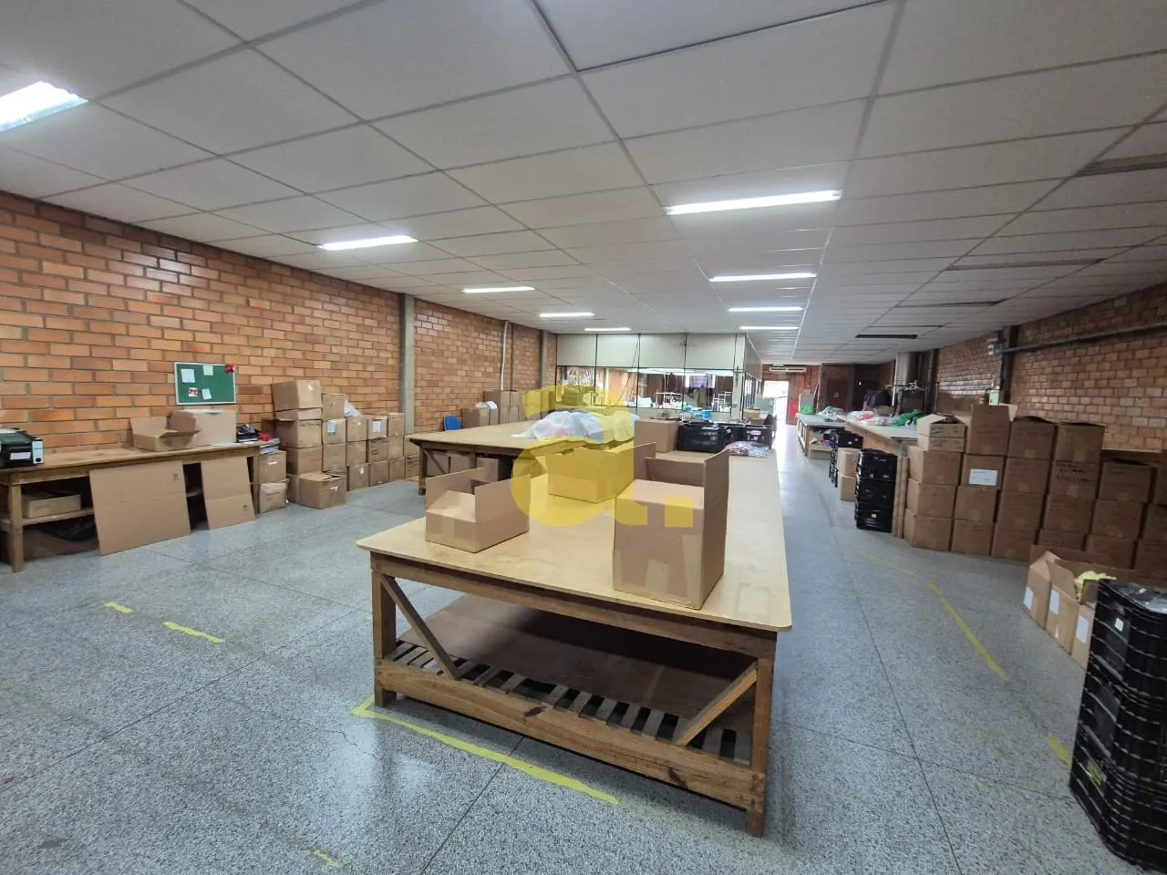 GALPÃO PARA ALUGAR NO BAIRRO AGUA VERDE COM 800m — foto 3