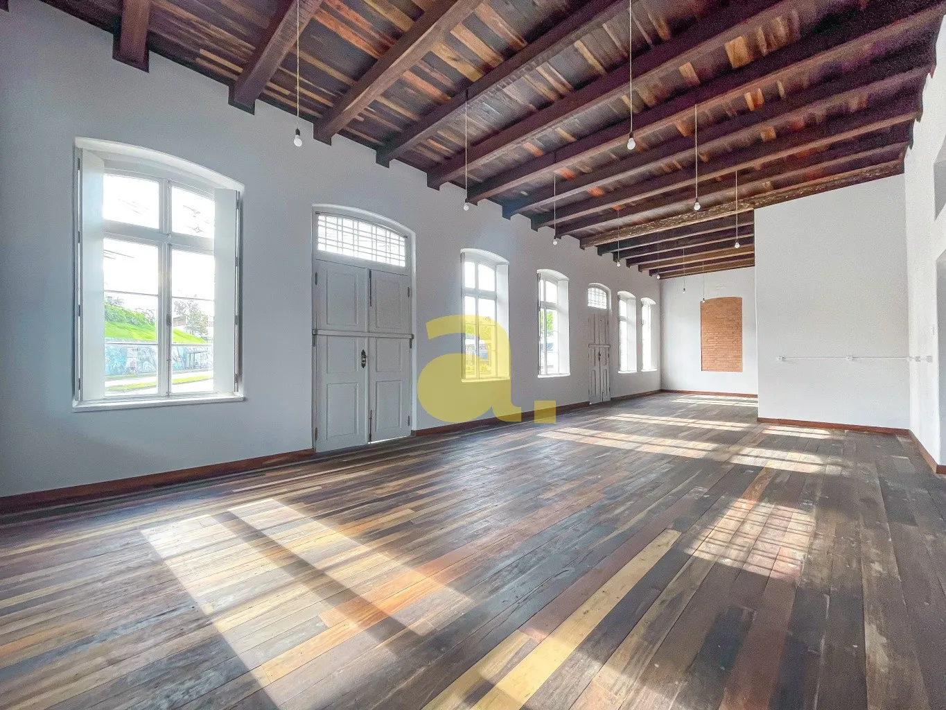CASA HISTÓRICA PARA LOCAÇÃO NO BAIRRO DO SALTO — foto 6