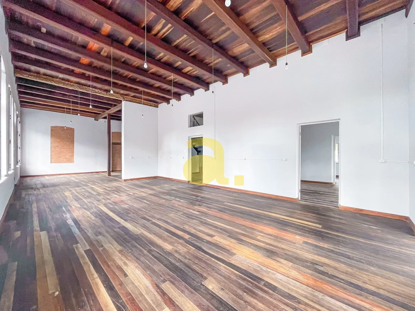 CASA HISTÓRICA PARA LOCAÇÃO NO BAIRRO DO SALTO — foto 7