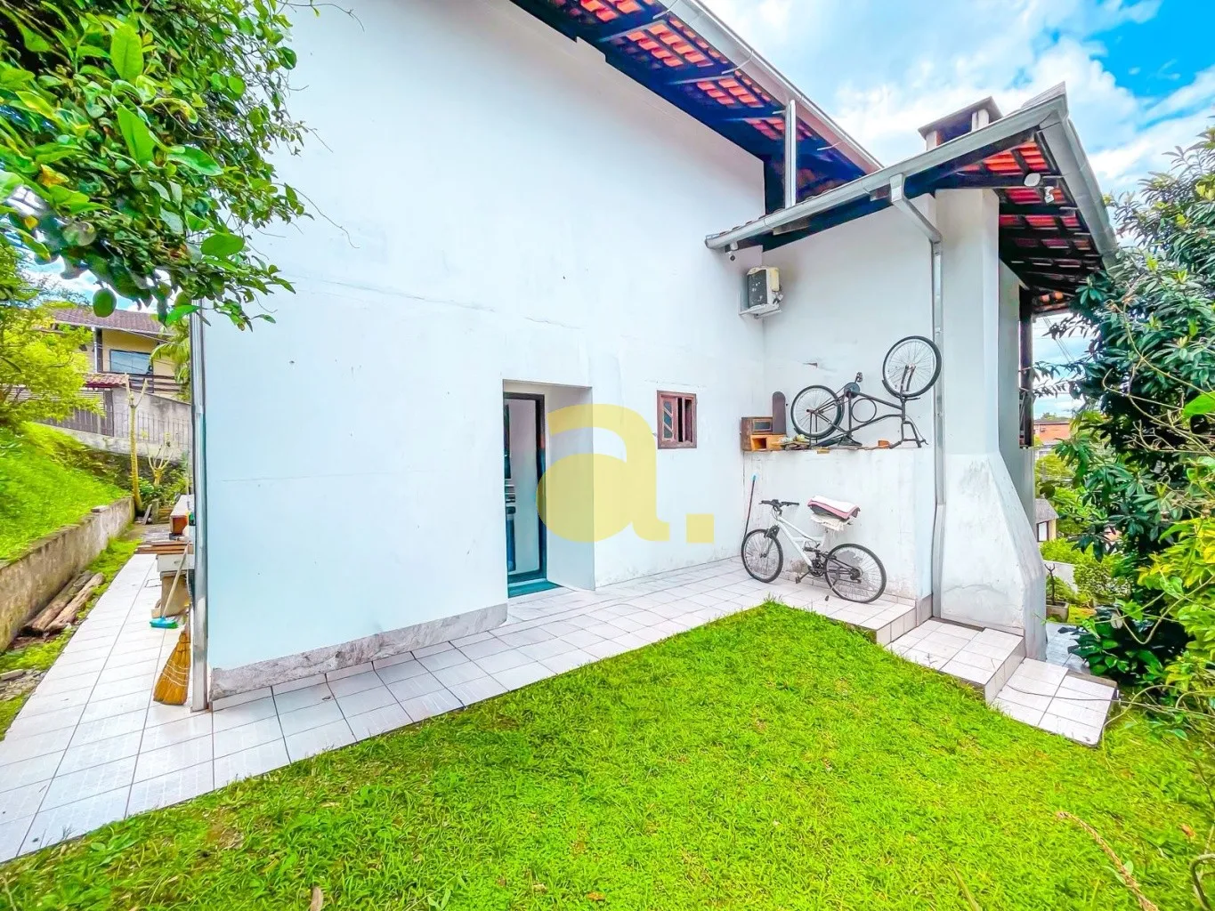 CASA EM TERRENO DE ESQUINA NO BAIRRO FORTALEZA, BLUMENAU — foto 7