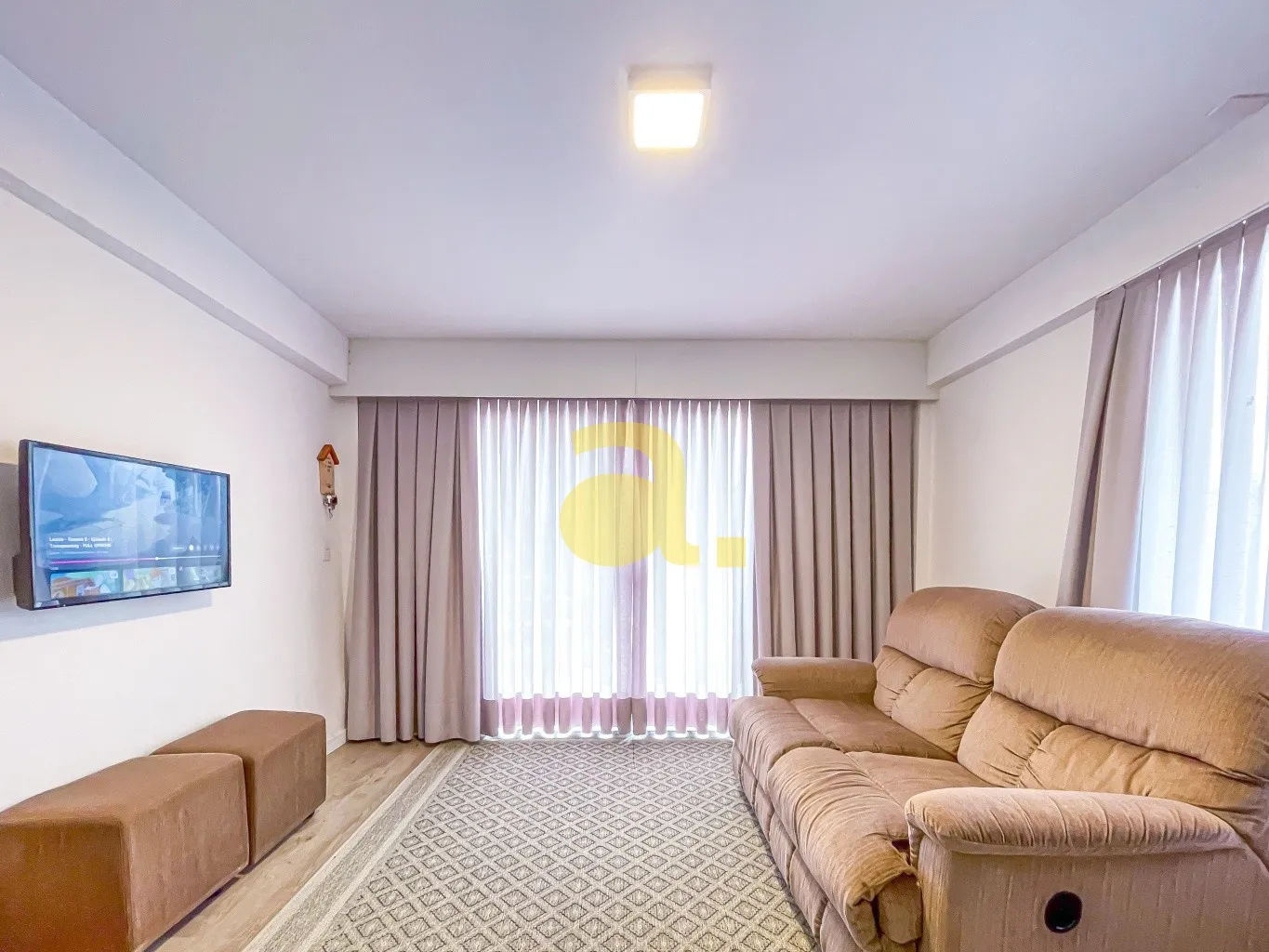 CASA A APENAS 900 METROS DA VILA GERMÂNICA! — foto 2