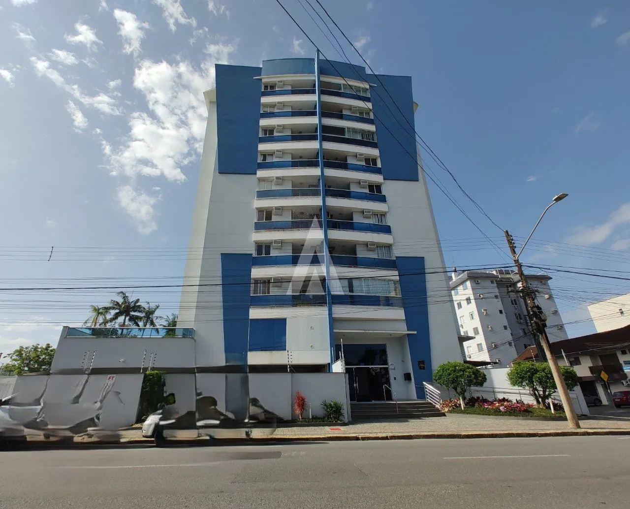 Apartamento com 1 suíte e mais 2 quartos à venda no bairro América em Joinville-SC por R$530.000,00. - foto 1
