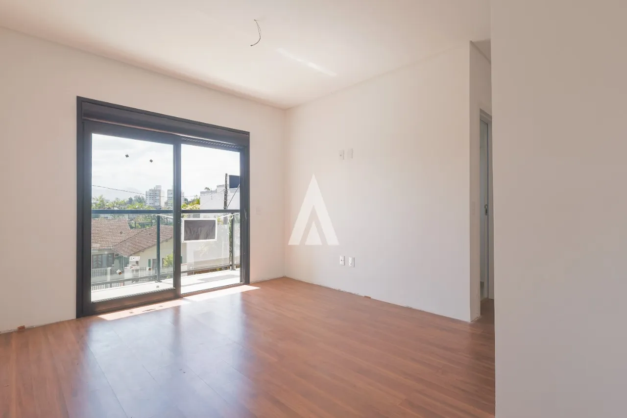 Sobrado Geminado com 1 suíte(s) mais 2 quarto(s) à venda no bairro Saguaçu em Joinville, por R$ 770.000.00. — foto 4