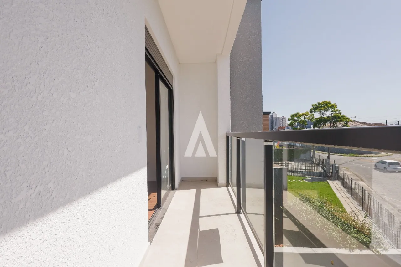 Sobrado Geminado com 1 suíte(s) mais 2 quarto(s) à venda no bairro Saguaçu em Joinville, por R$ 770.000.00. — foto 6