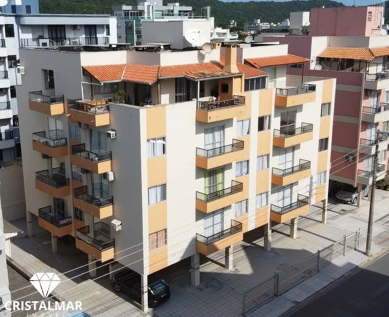 Apartamento frente, a 70 metros da Praia de Bombas SC — foto 2