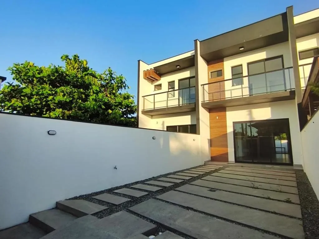 CASA no PRAIA DO ERVINO com 3 quartos para VENDA, 124 m - foto 1