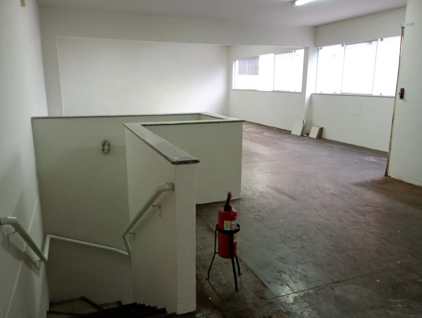 Prédio comercial com ponto estabelecido com 7 salas na Vila Nova. — foto 5