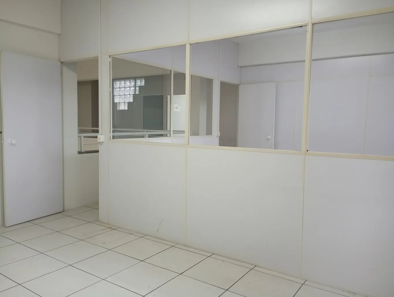 Prédio comercial com ponto estabelecido com 7 salas na Vila Nova. — foto 7