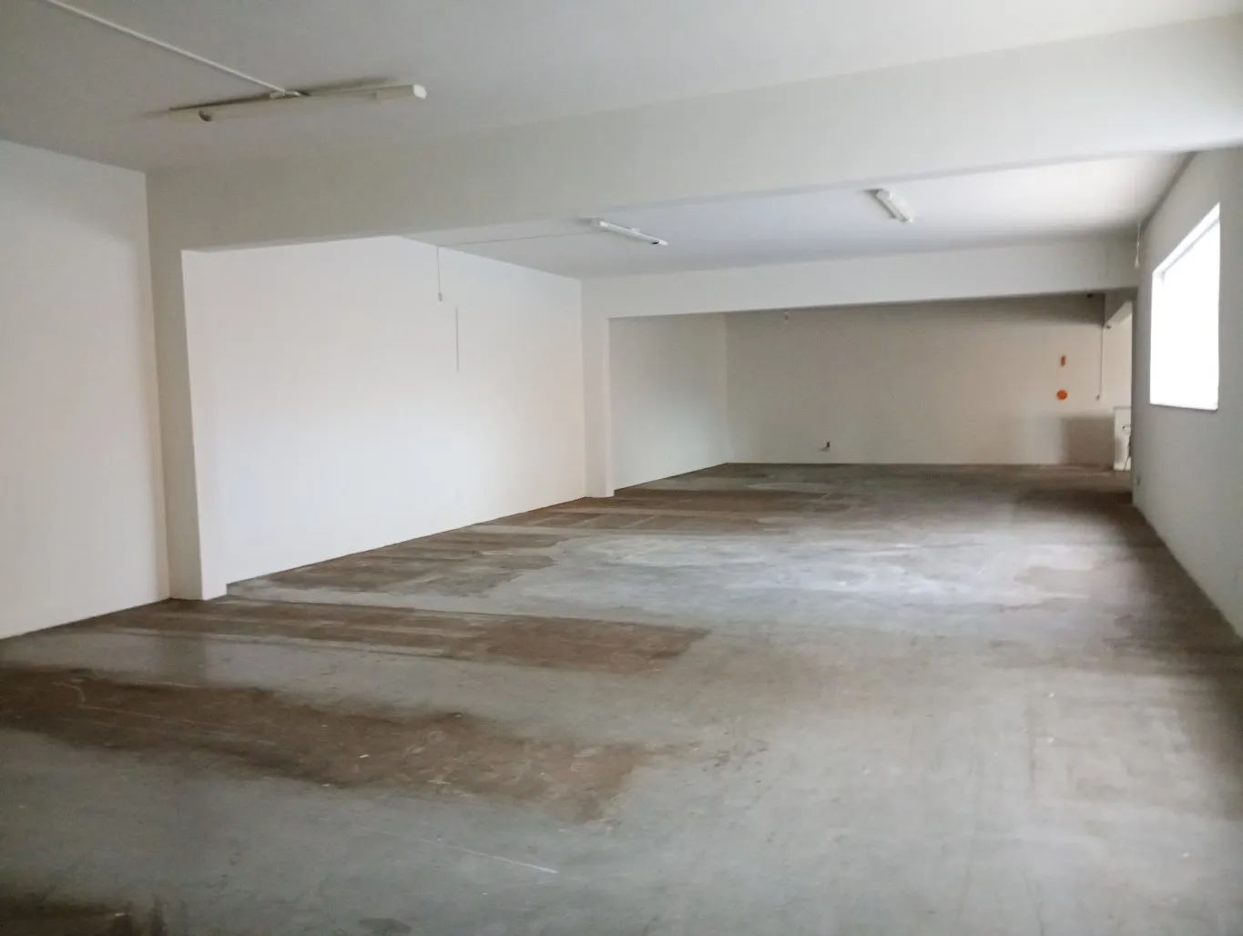 Prédio comercial com ponto estabelecido com 7 salas na Vila Nova. — foto 2