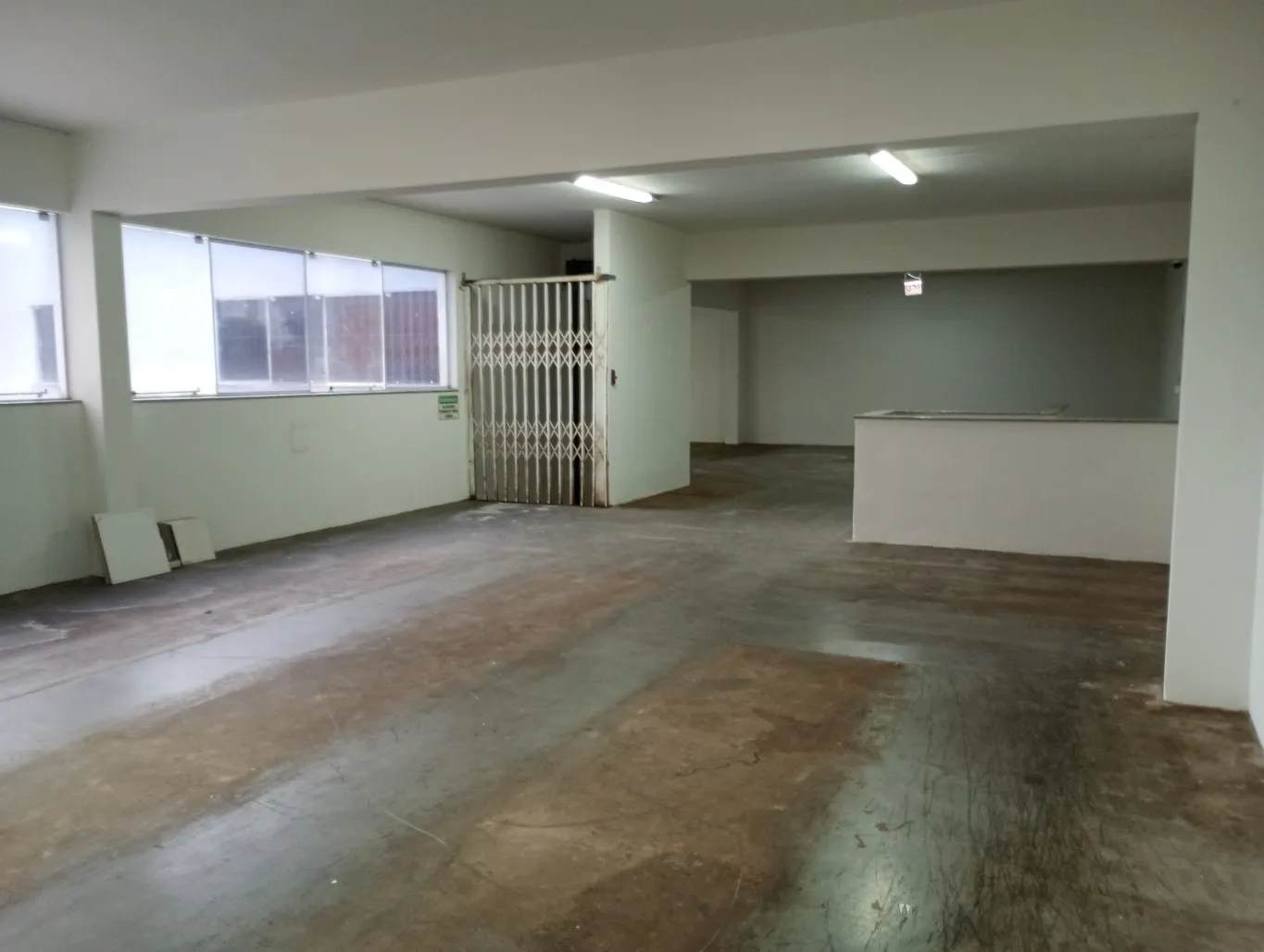 Prédio comercial com ponto estabelecido com 7 salas na Vila Nova. — foto 4
