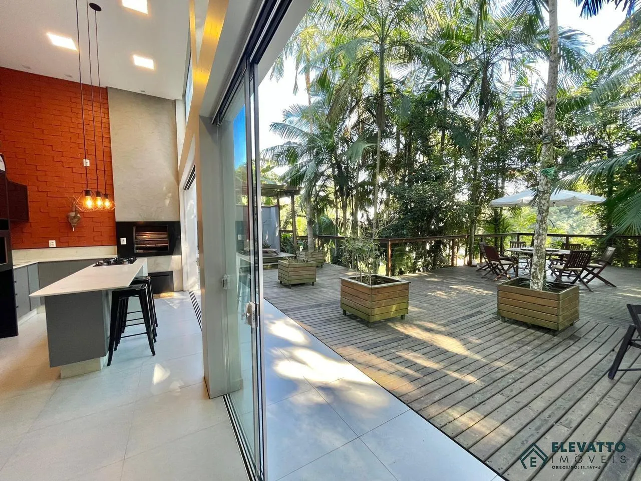Casa para Venda em Blumenau, Fortaleza, 3 dormitórios, 1 suíte, 4 banheiros, 2 vagas - foto 1
