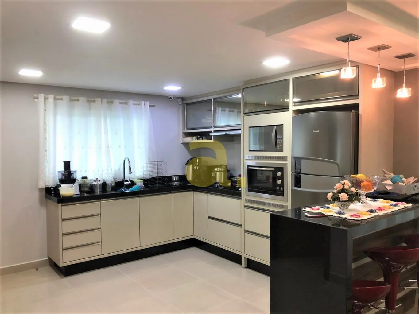 CASA A VENDA DE ÓTIMO PADRÃO NO BAIRRO ITOUPAVAZINHA — foto 2