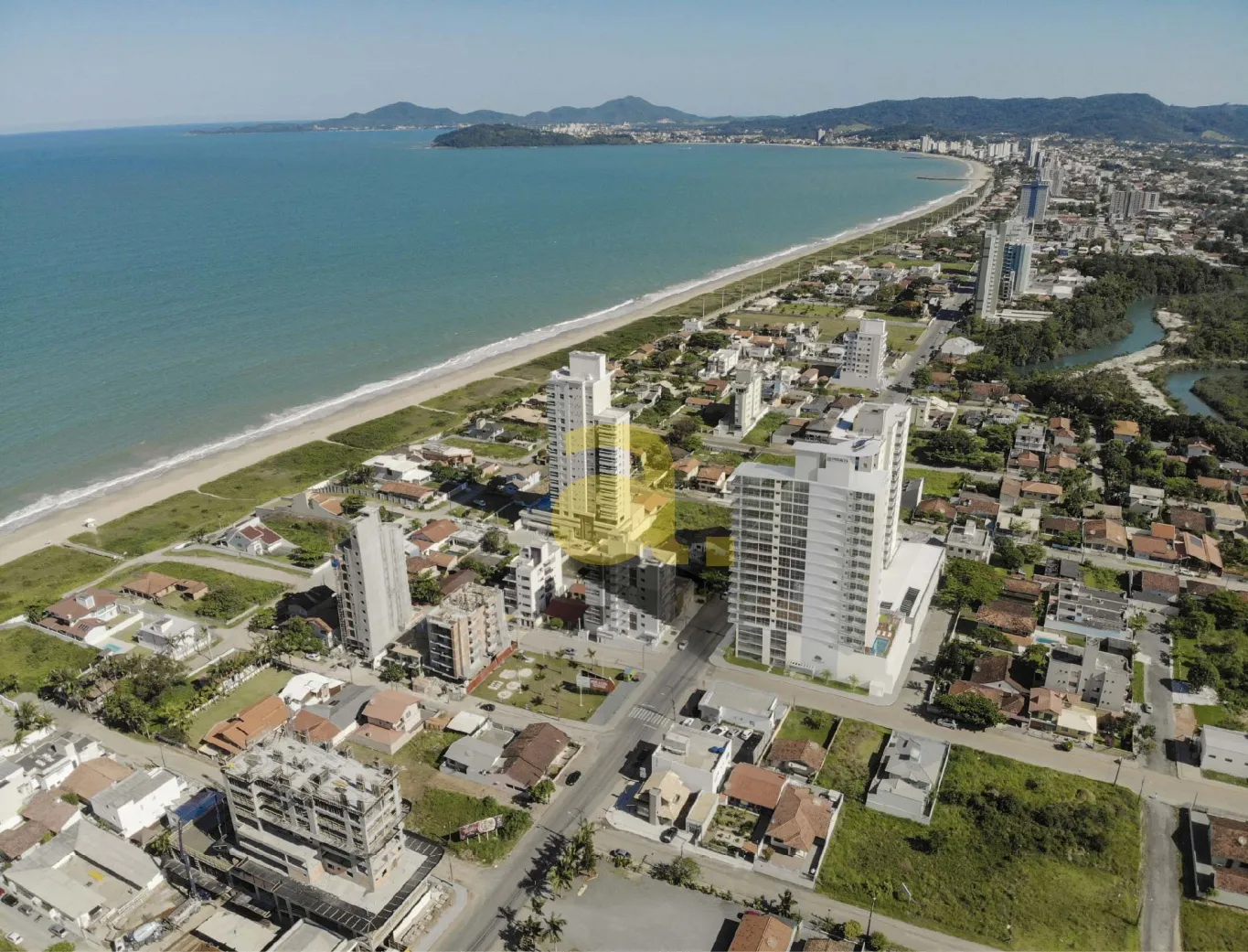 Moderno e Lindo Apartamento Pé na Areia, de Alto Padrão no Litoral de SC. — foto 4