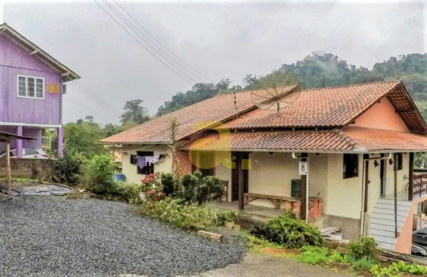 CASA A VENDA LOCALIZADA NO BAIRRO ITOUPAVAZINHA EM BLUMENAU — foto 4