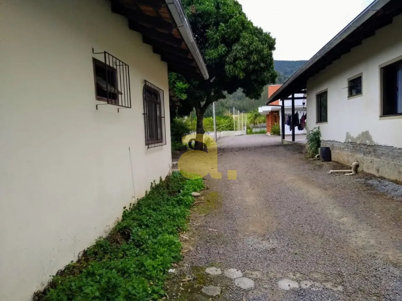 ÓTIMA CASA A VENDA NO CENTRO DE RODEIO COM 3 DORMITÓRIOS A VENDA — foto 3